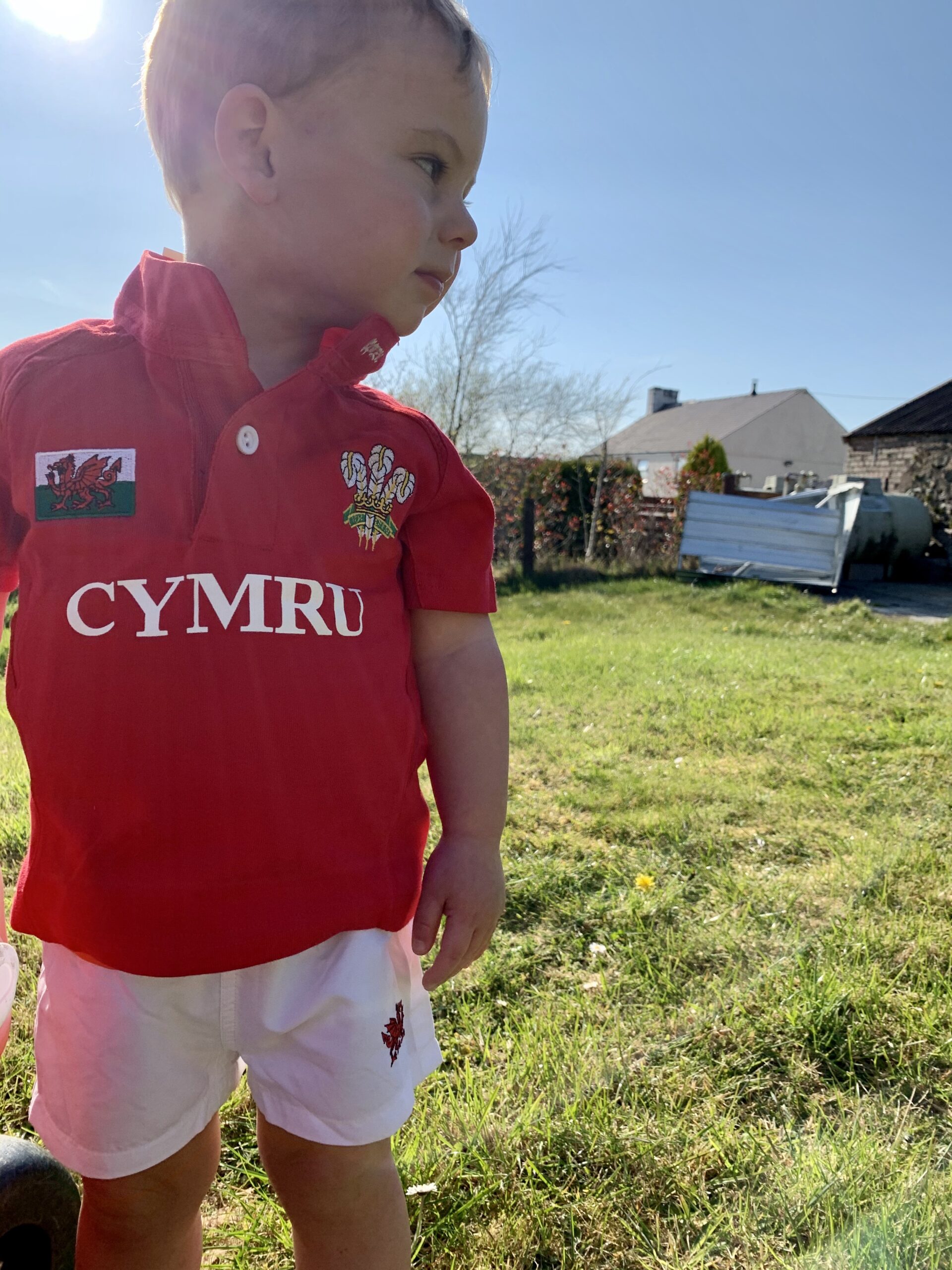 1 years to 5 years child rugby kit tshirt and shorts Pwyth Pistyll