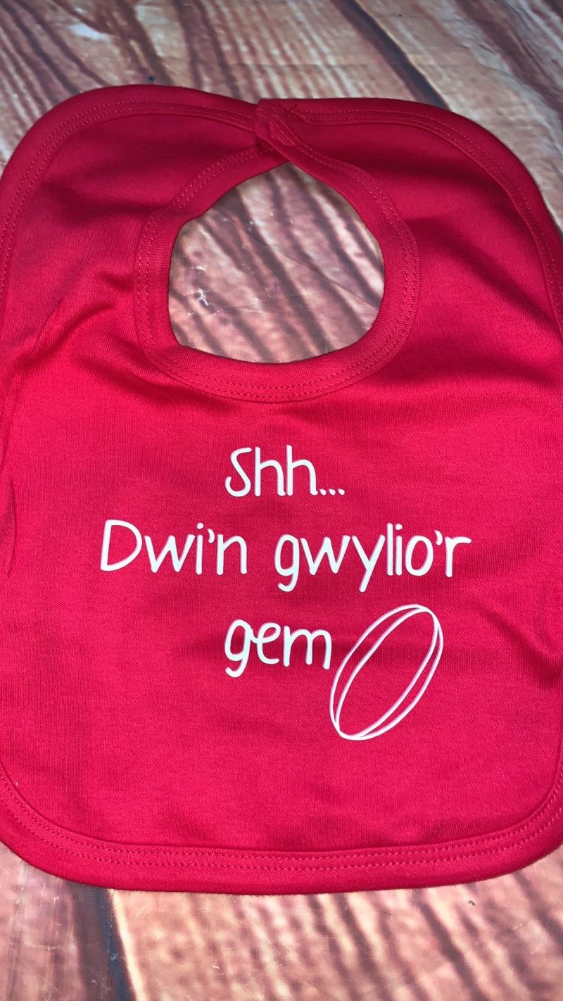 Welsh shh i’m watching the game bib